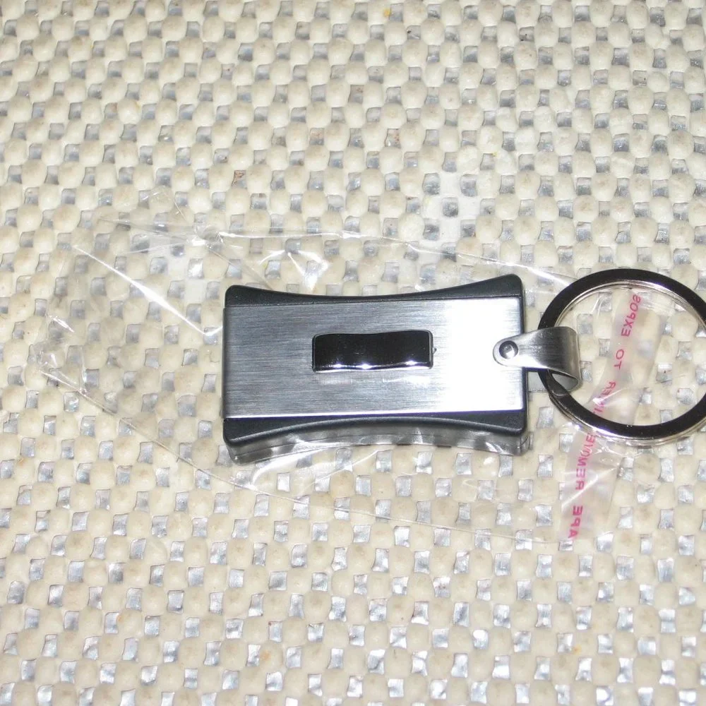 HP 8 GB USB Flash Drive w/ Key Ring New in Box